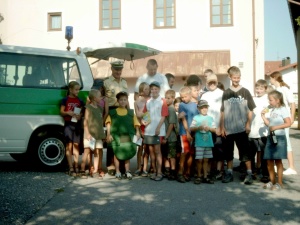 Kinder bei der Polizeiinspektion Bad Griesbach